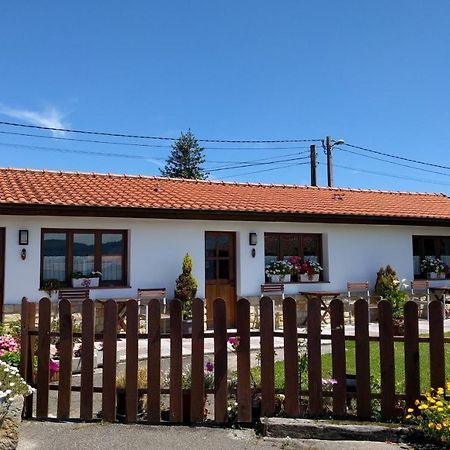 Apartamentos Rurales Knicasia Quintueles Kültér fotó